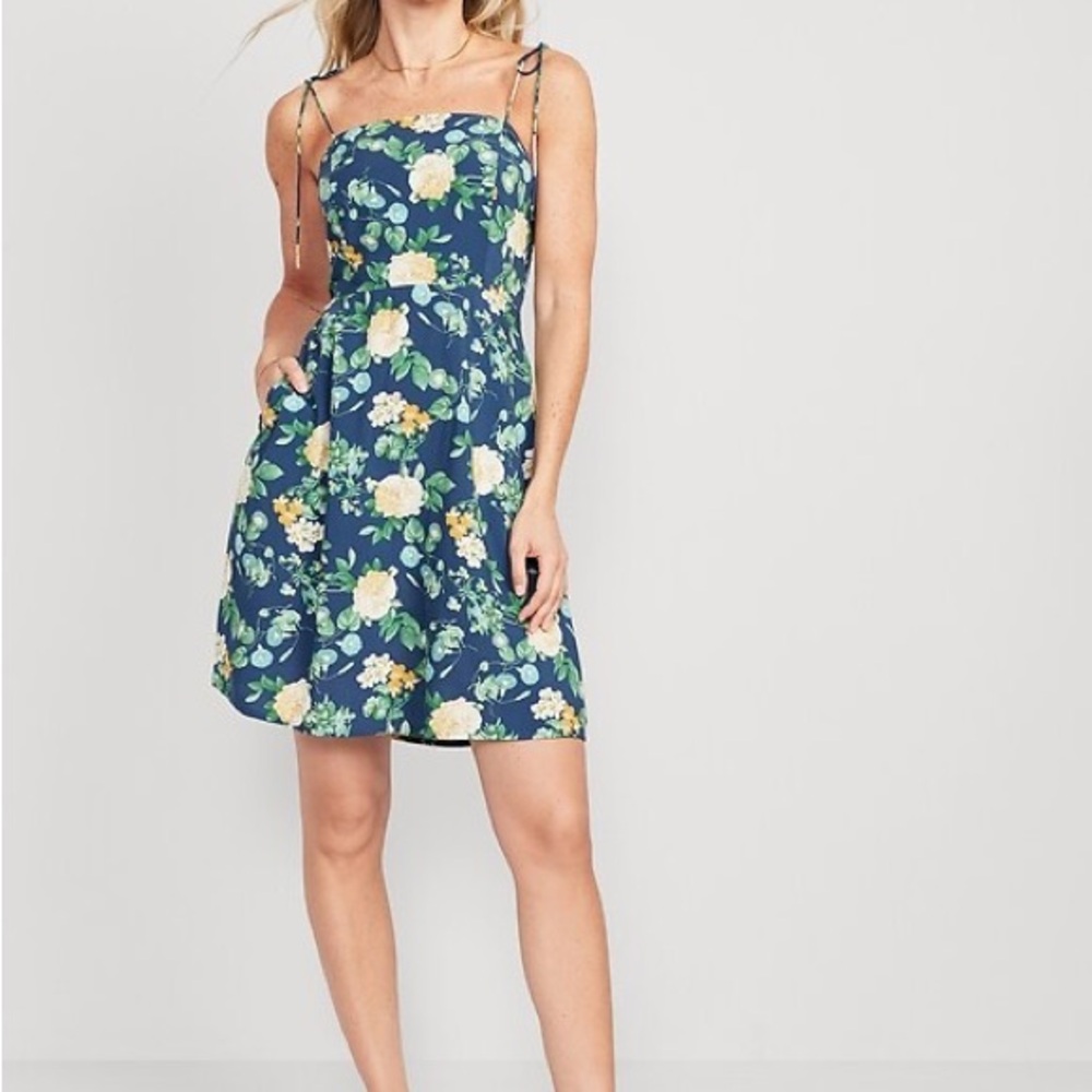 Old Navy Navy Floral Mini Dress